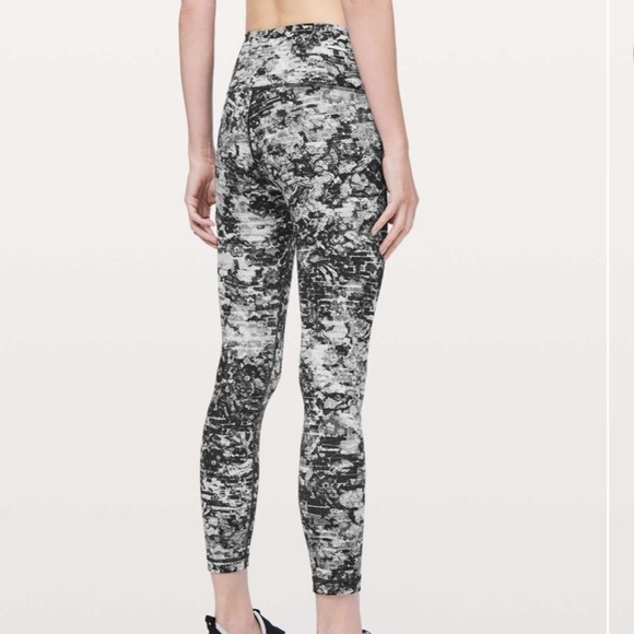 Lululemon Wunder Under High-Rise 7/8 Tight *Full-On Luxtreme 25" - Picture 2 of 14